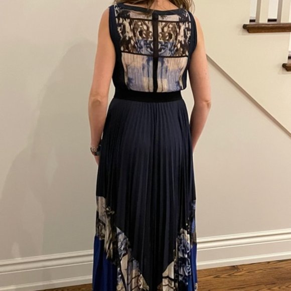 Stunning BCBG Floor length Dress - Picture 2 of 10